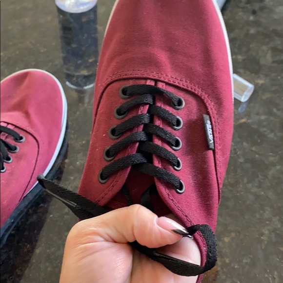 VANS - Picture 6 of 7